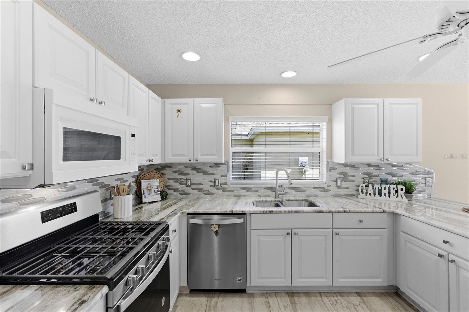 Image 4 of 38 For 2415 Morven Park Way