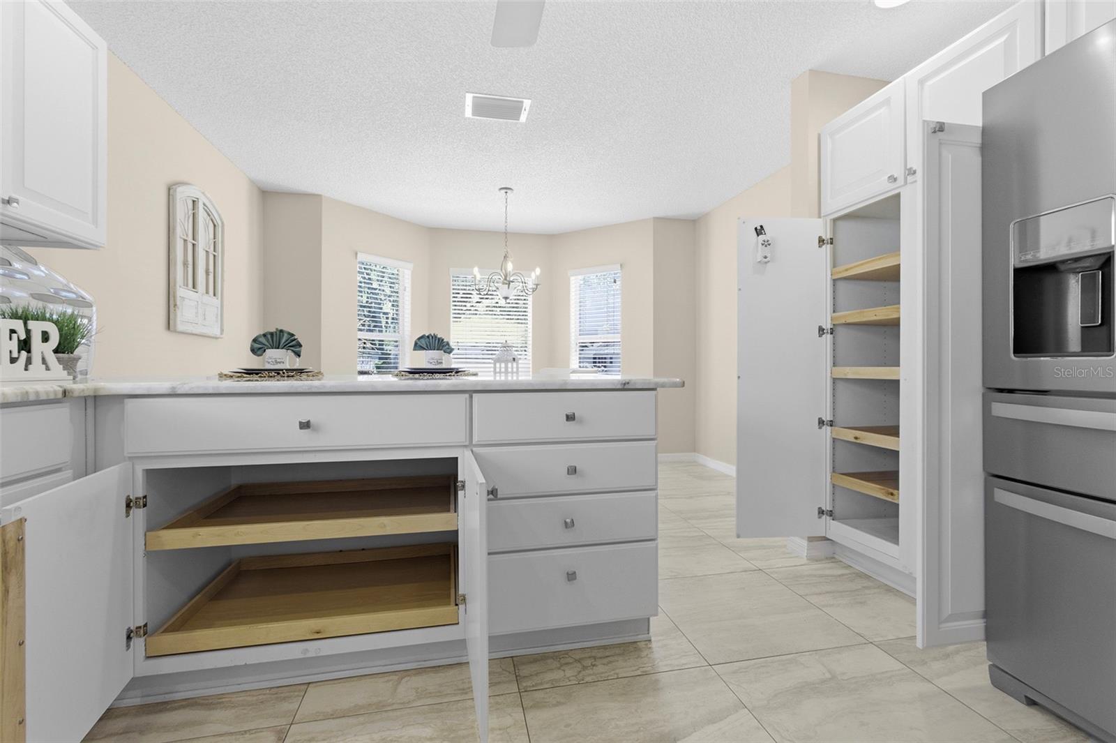 Image 6 of 38 For 2415 Morven Park Way