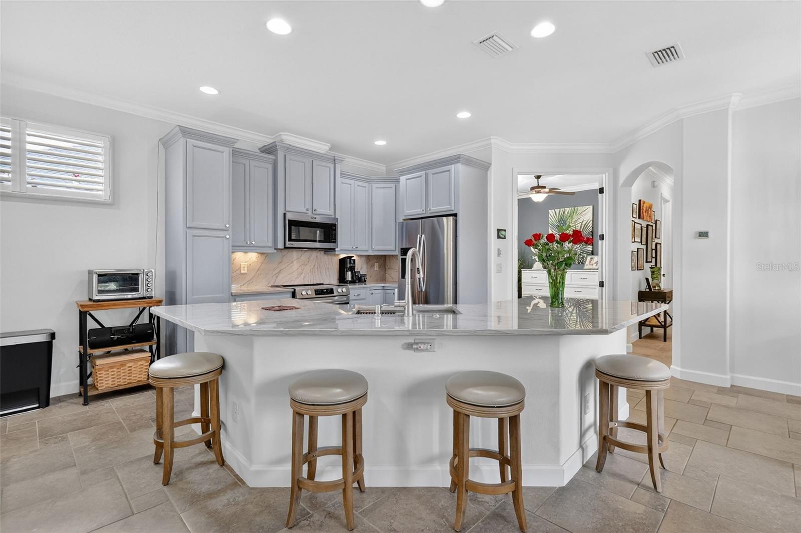 Image 18 of 51 For 8124 Bridgeport Bay Circle