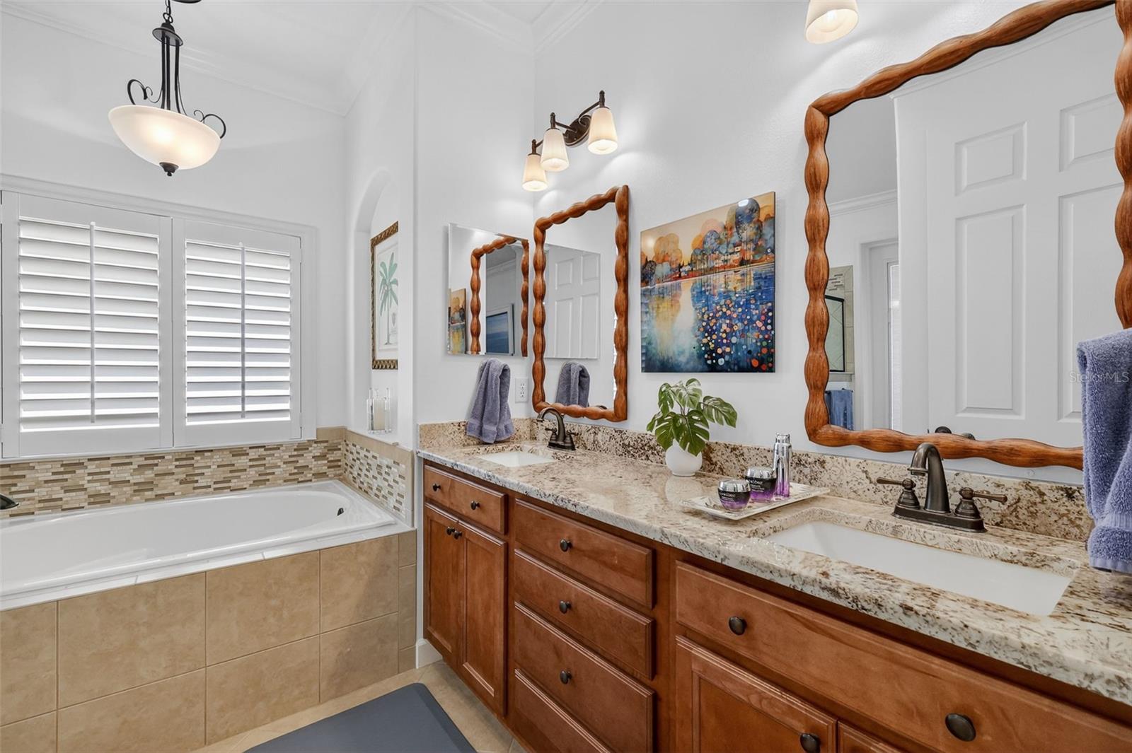 Image 31 of 51 For 8124 Bridgeport Bay Circle