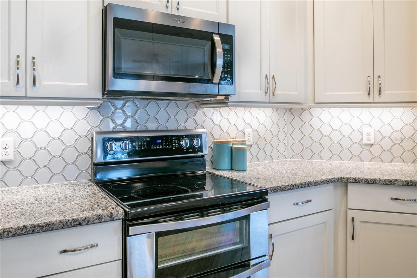 Image 14 of 54 For 36452 Grand Island Oaks Circle