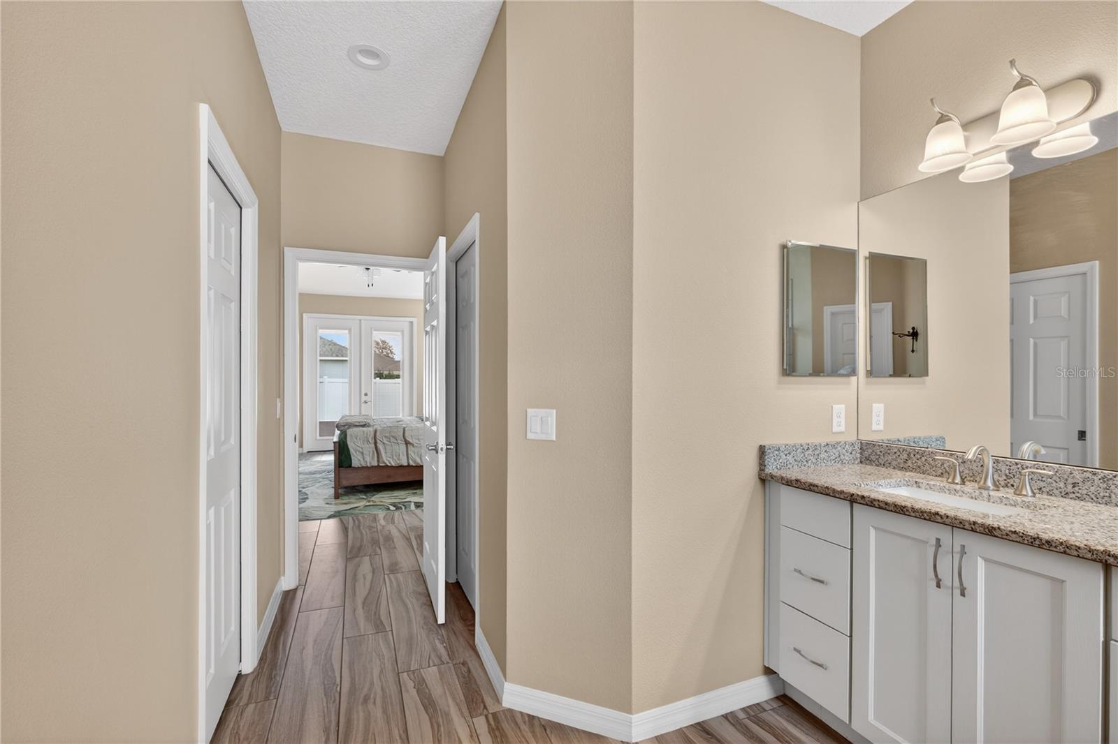 Image 30 of 54 For 36452 Grand Island Oaks Circle