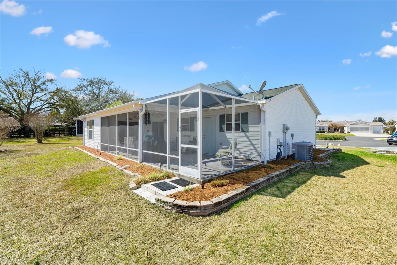 Listing photo id 18 for 1611 Alhambra Way