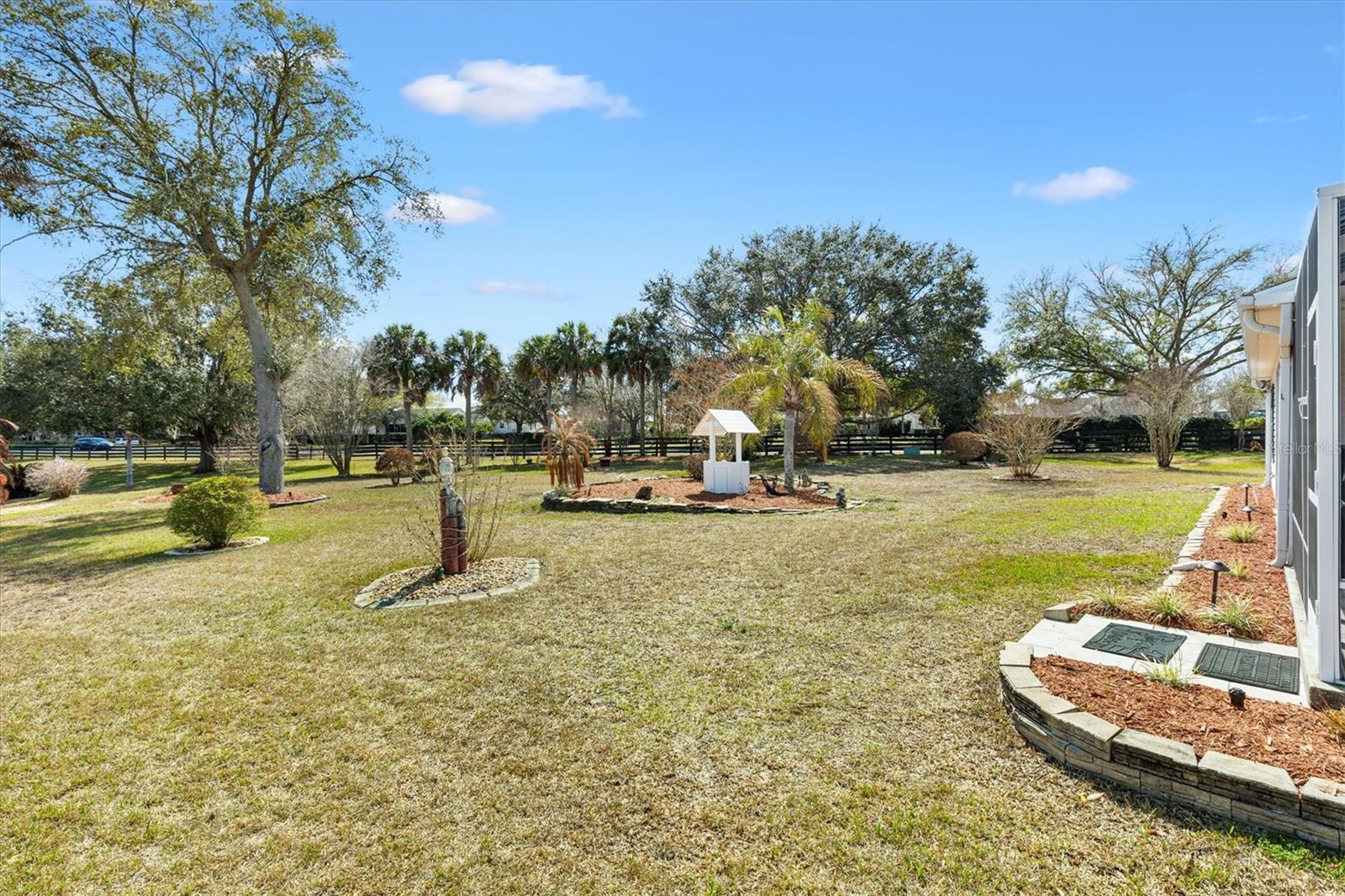 Listing photo id 21 for 1611 Alhambra Way