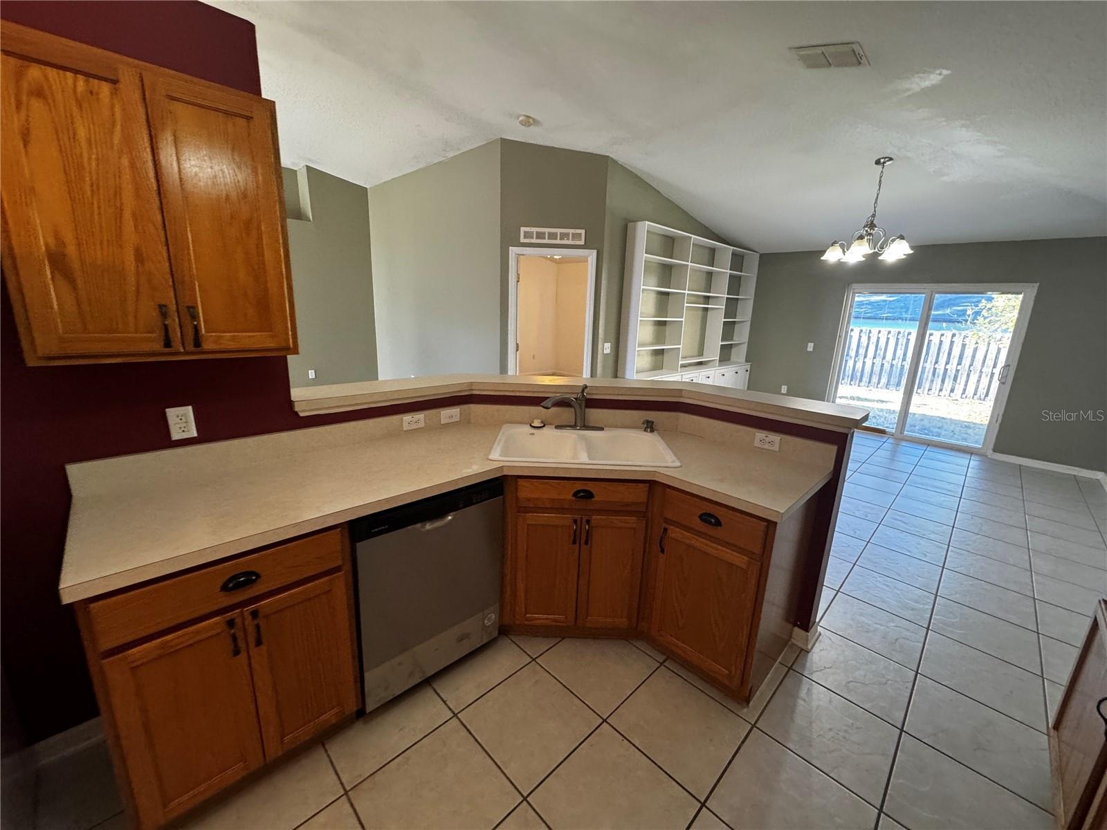 Image 6 of 15 For 1043 Vanderbilt Drive