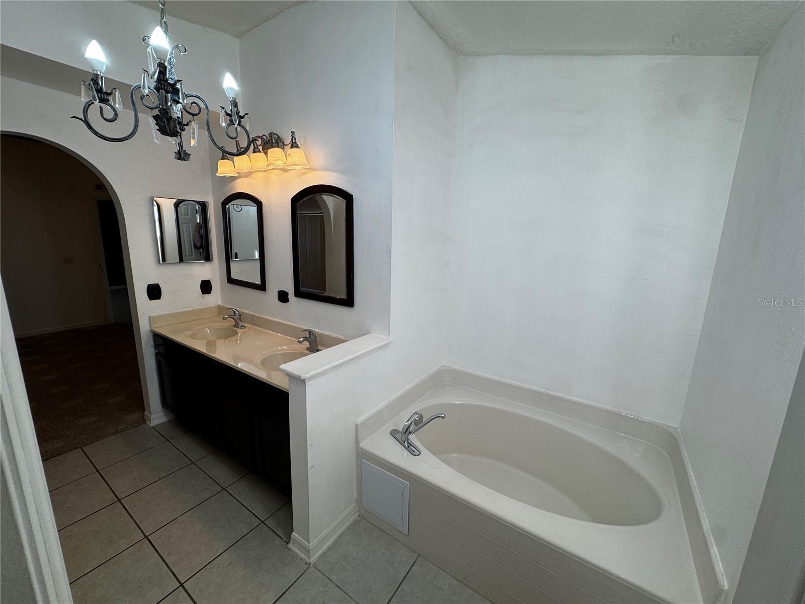 Image 9 of 15 For 1043 Vanderbilt Drive