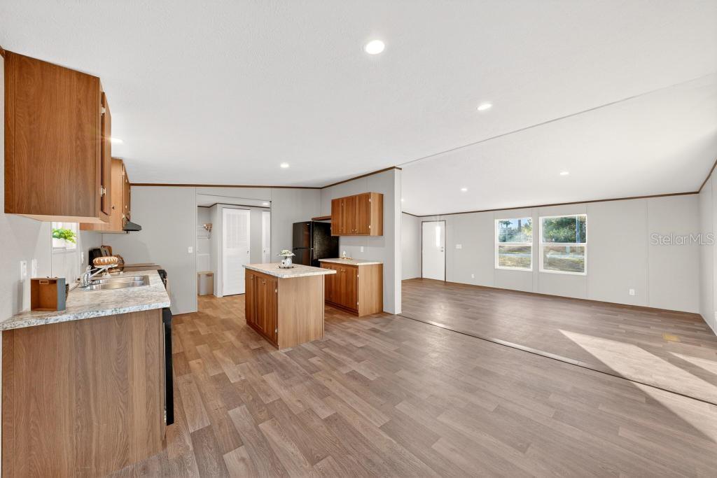 Image 14 of 49 For 43740 Sunset Drive