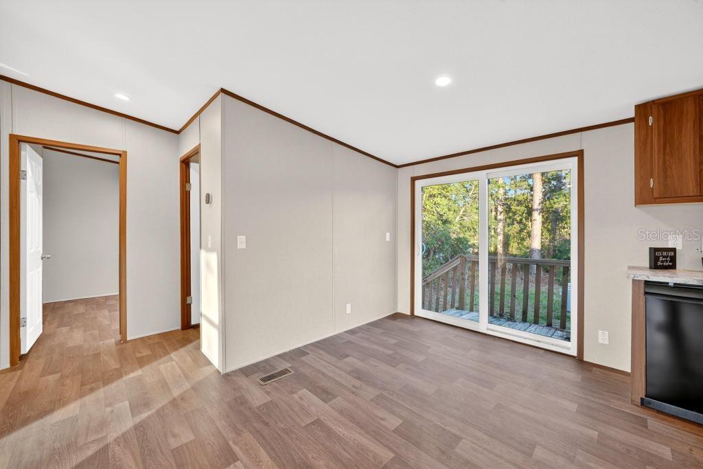 Image 15 of 49 For 43740 Sunset Drive