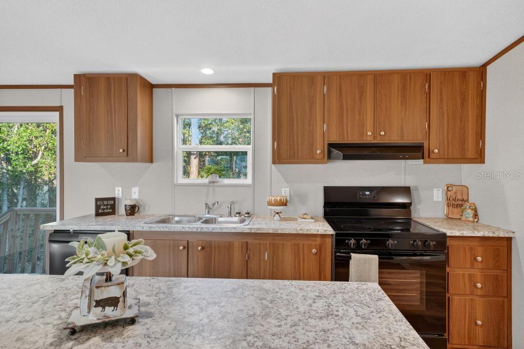 Image 19 of 49 For 43740 Sunset Drive