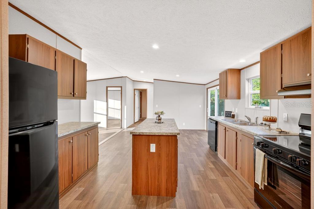 Image 20 of 49 For 43740 Sunset Drive