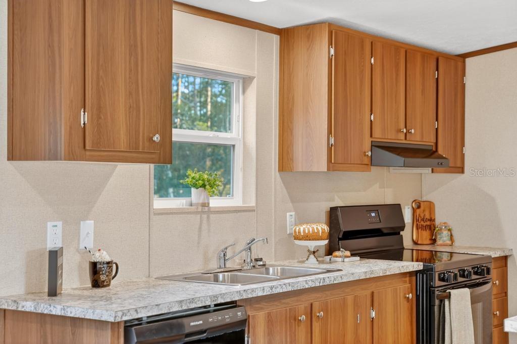 Image 21 of 49 For 43740 Sunset Drive