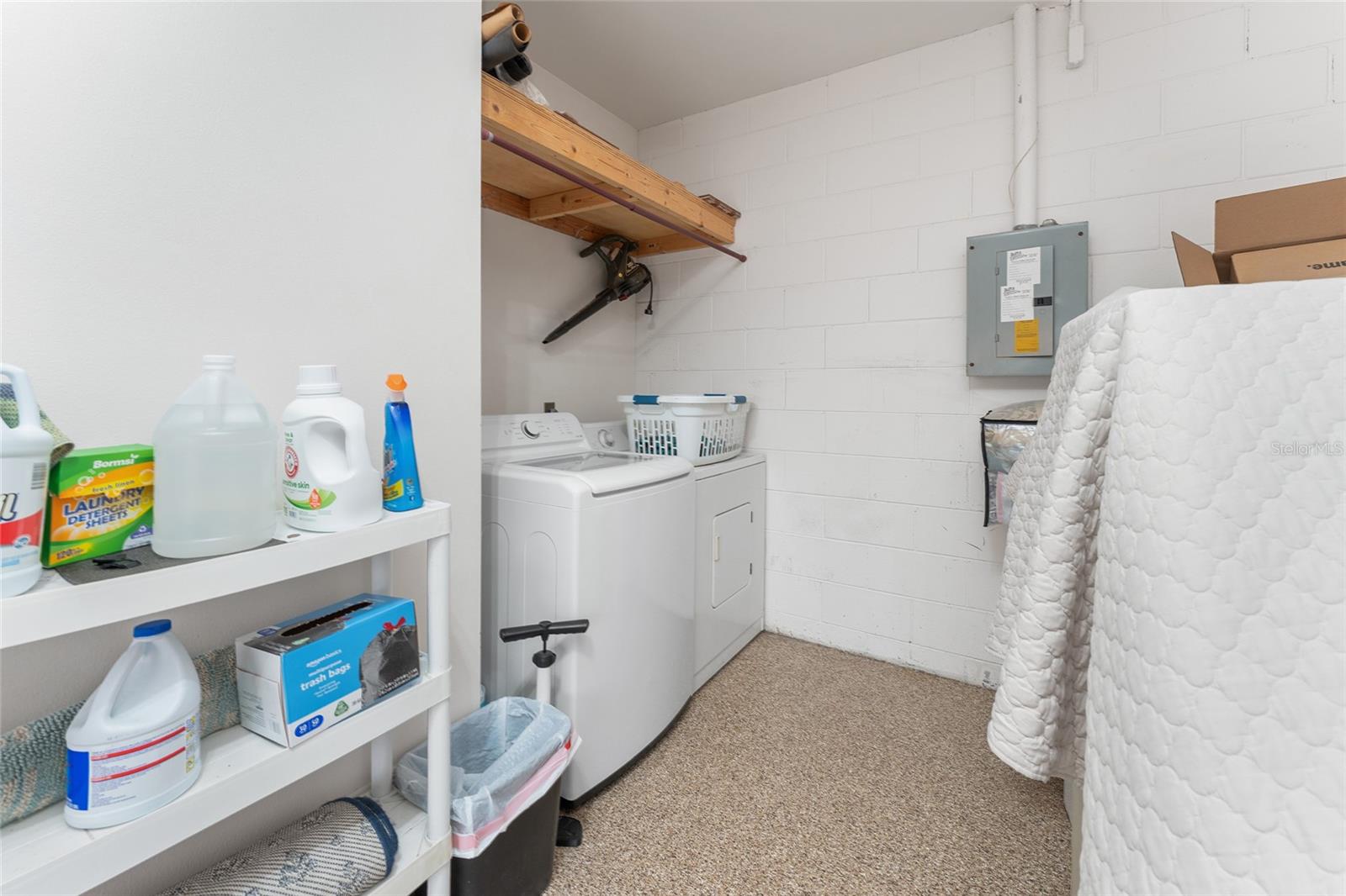 Image 27 of 38 For 807 Alvarado Place