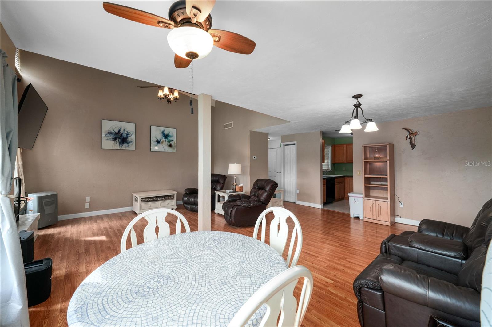 Image 20 of 34 For 17203 Sandalwood Drive 17203