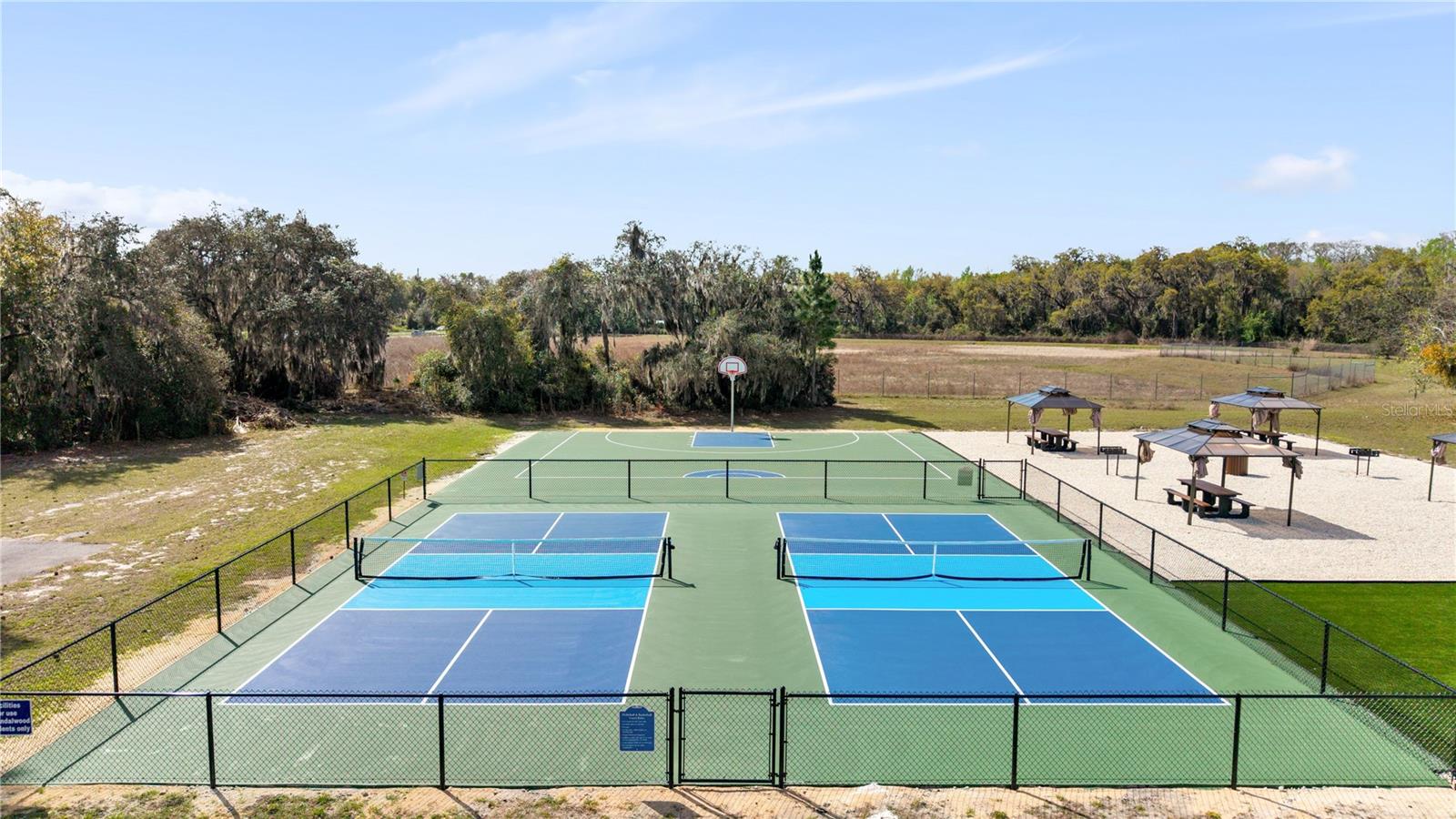 Image 5 of 34 For 17203 Sandalwood Drive 17203