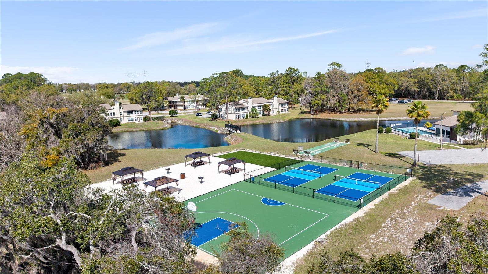 Image 7 of 34 For 17203 Sandalwood Drive 17203