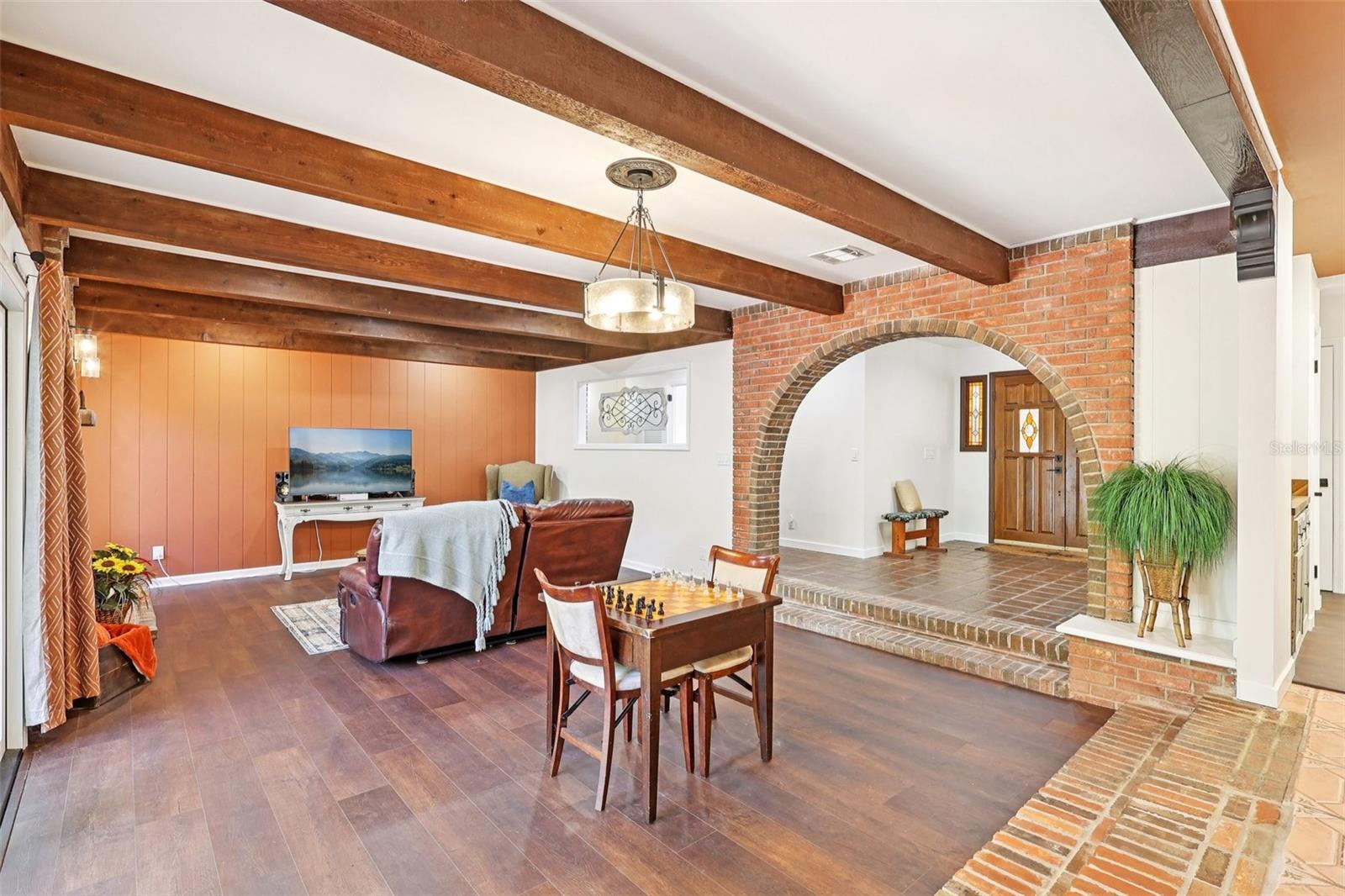 Image 10 of 43 For 4219 Magnolia Avenue