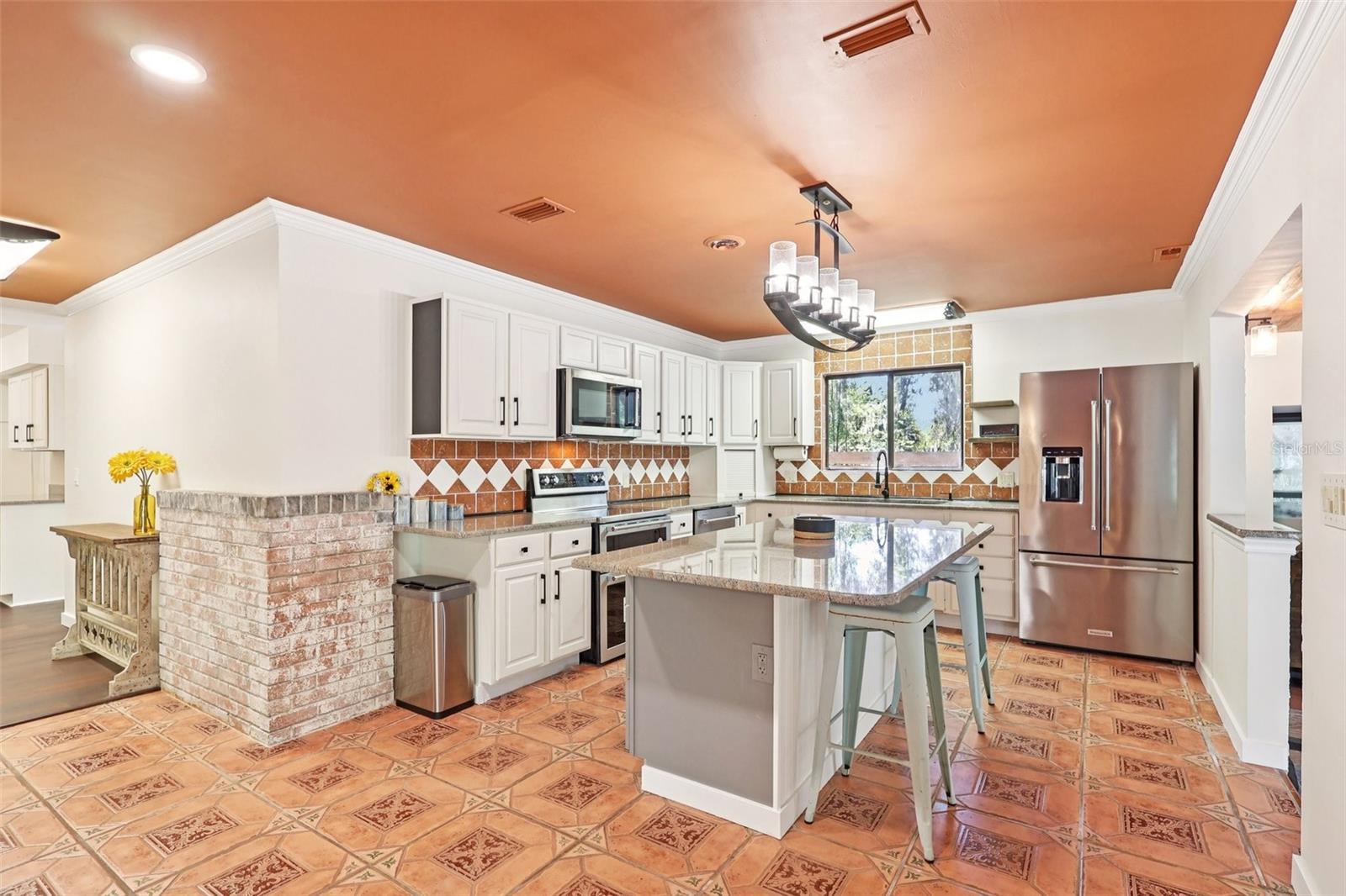 Image 11 of 43 For 4219 Magnolia Avenue