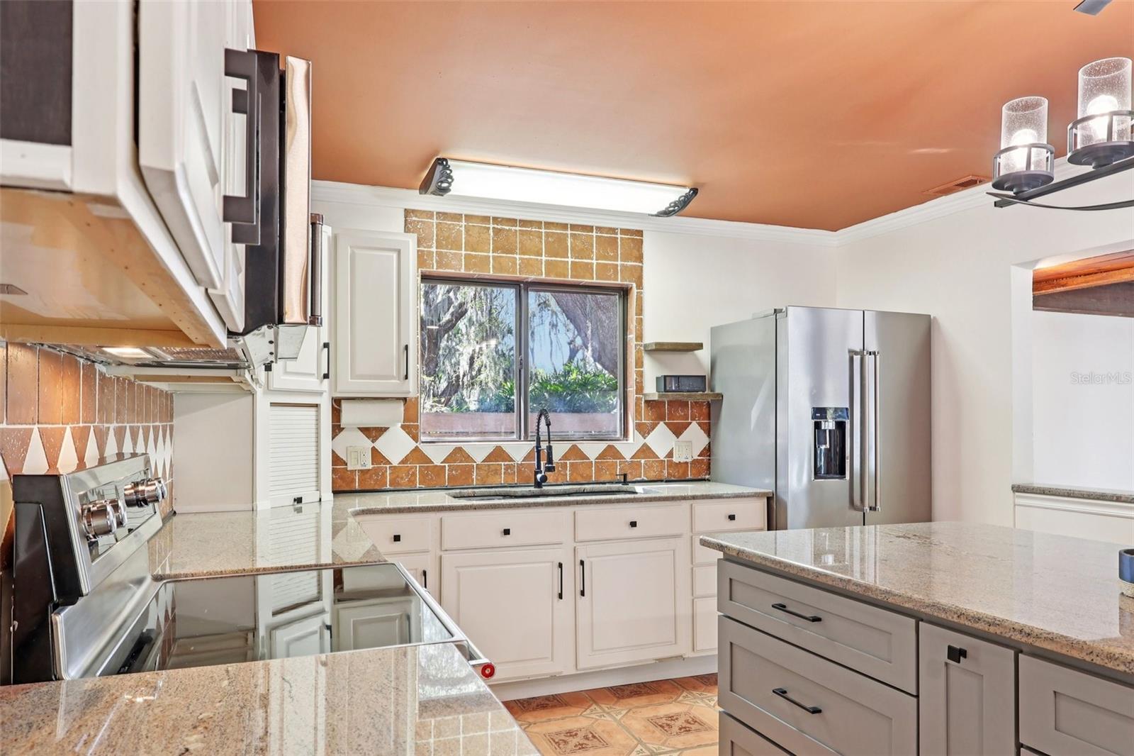 Image 12 of 43 For 4219 Magnolia Avenue