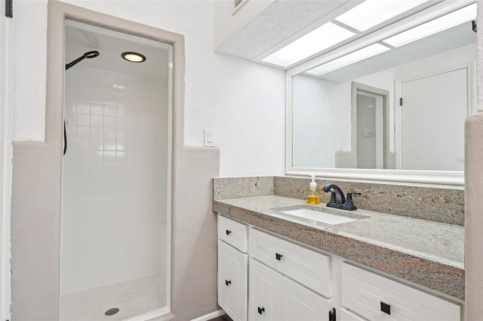 Image 22 of 43 For 4219 Magnolia Avenue