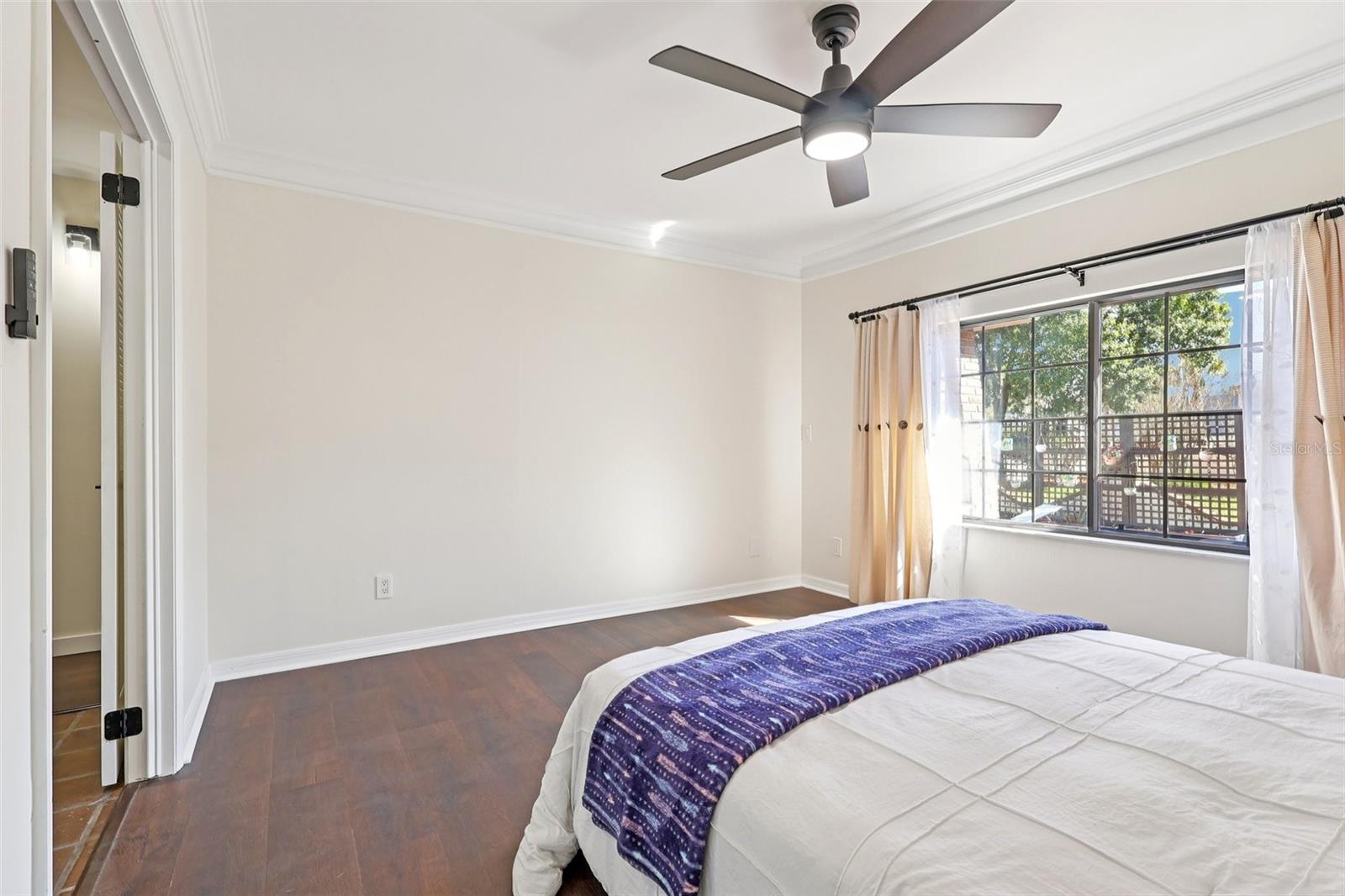 Image 25 of 43 For 4219 Magnolia Avenue