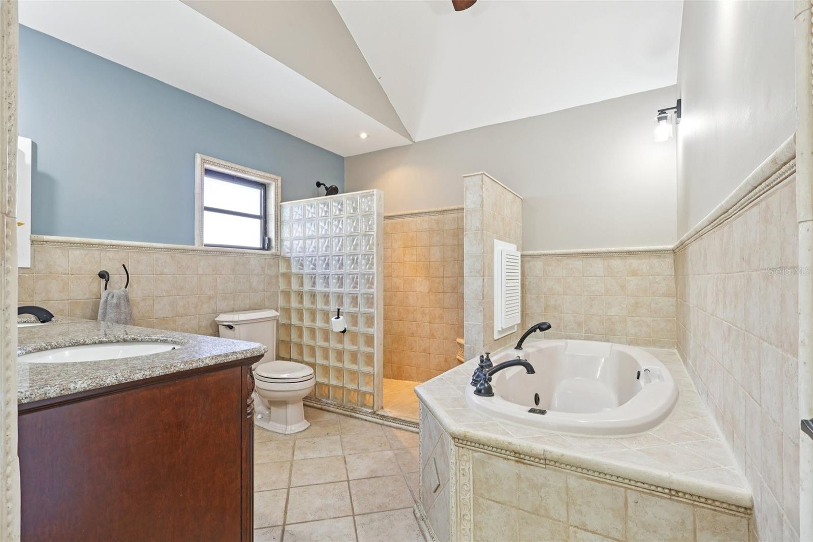 Image 28 of 43 For 4219 Magnolia Avenue