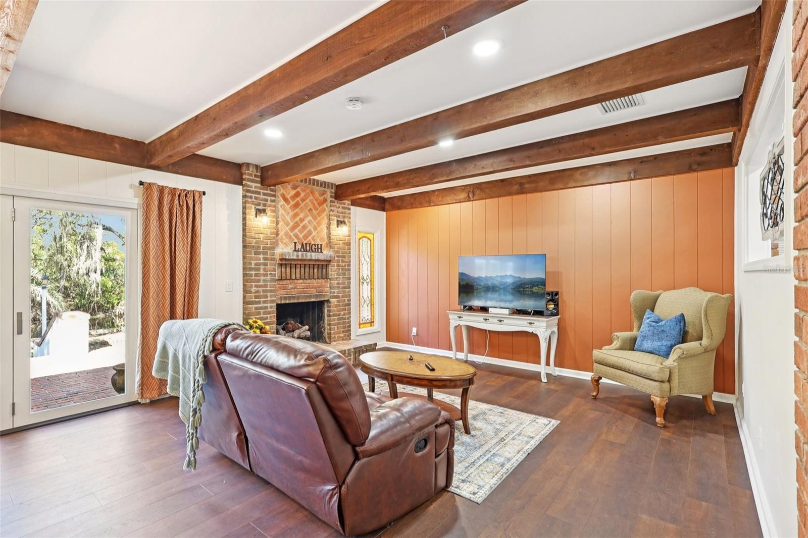 Image 4 of 43 For 4219 Magnolia Avenue