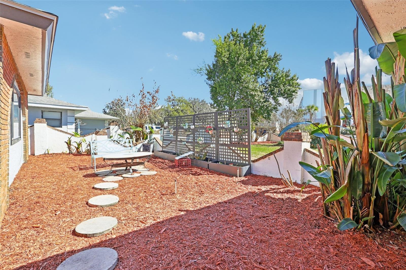 Image 6 of 43 For 4219 Magnolia Avenue