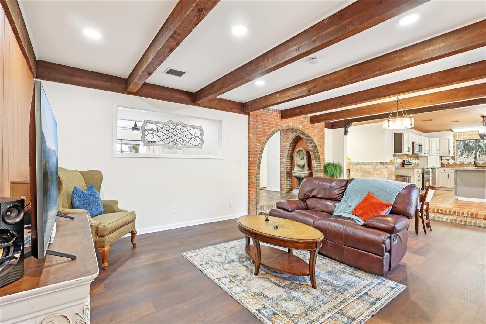 Image 9 of 43 For 4219 Magnolia Avenue