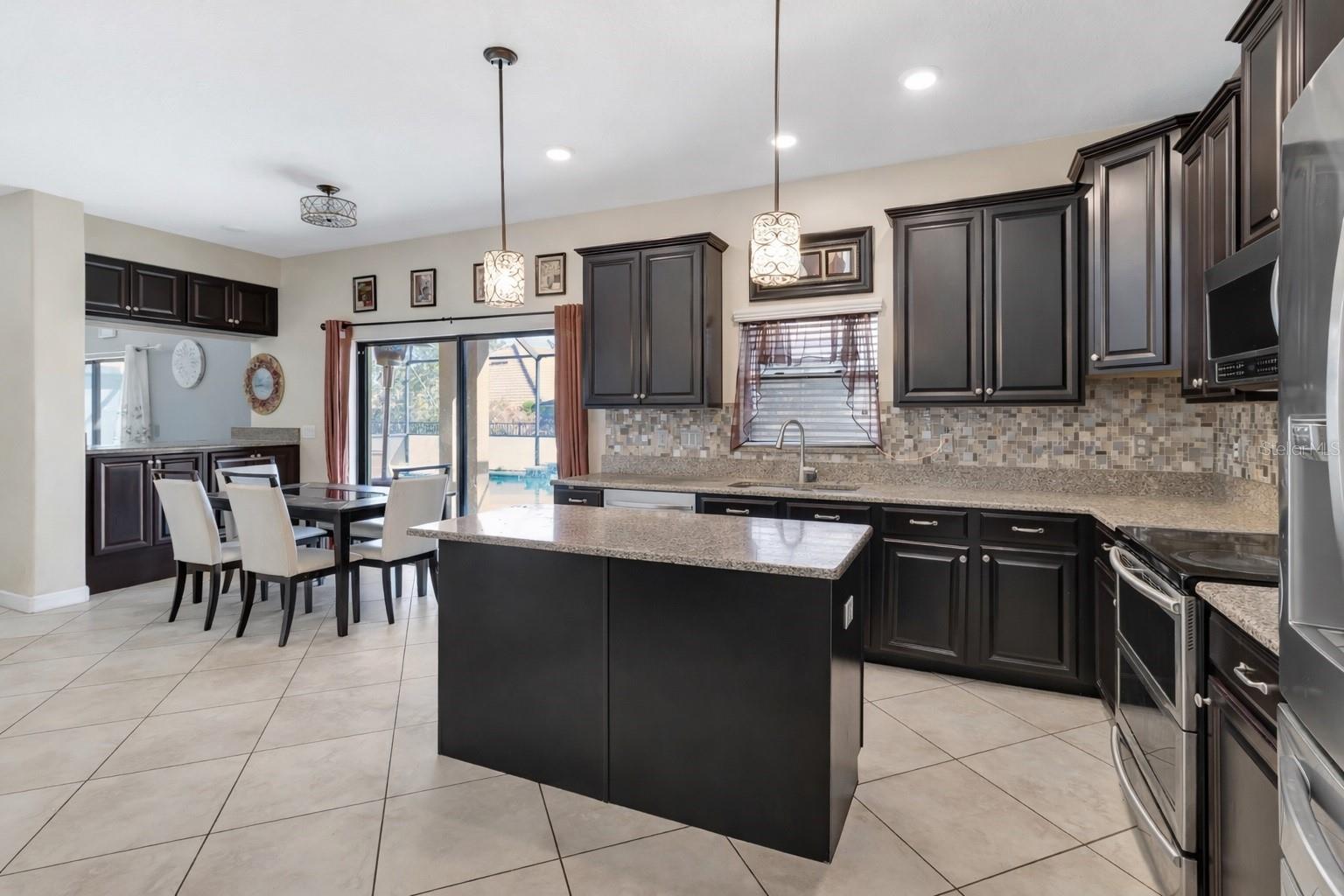 Listing photo id 10 for 1303 Sea Pines Way