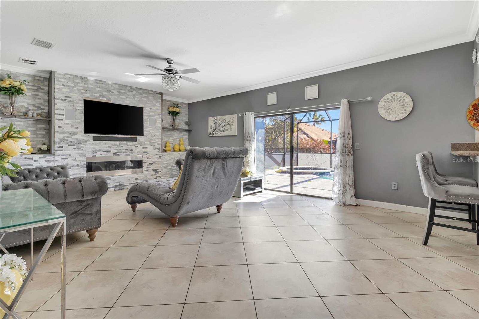 Listing photo id 12 for 1303 Sea Pines Way