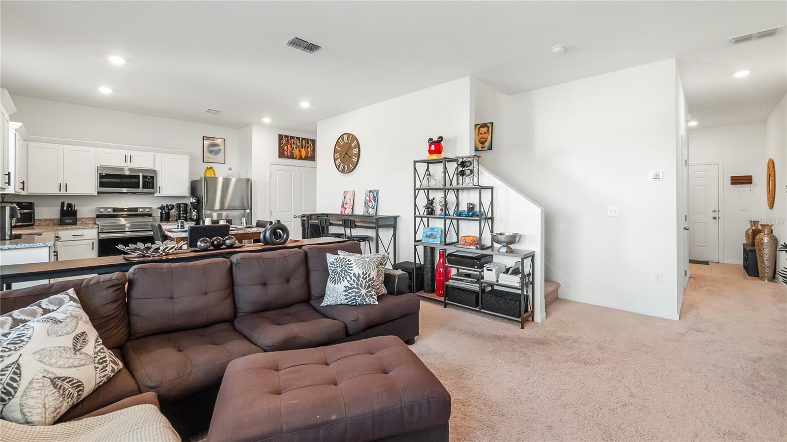 Listing photo id 8 for 8720 Sportsman Loop