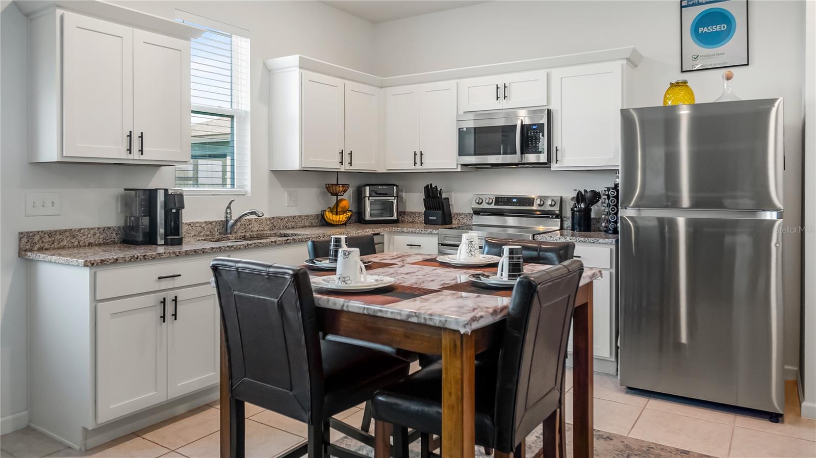 Listing photo id 10 for 8720 Sportsman Loop