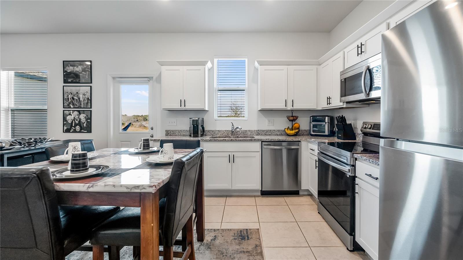 Listing photo id 12 for 8720 Sportsman Loop