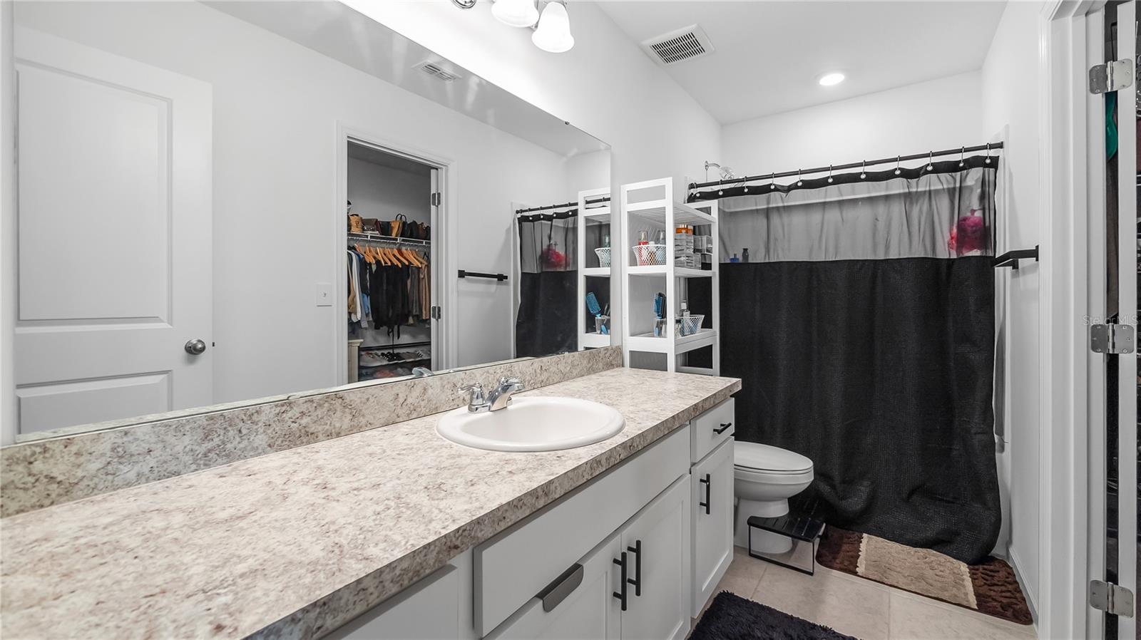 Listing photo id 18 for 8720 Sportsman Loop