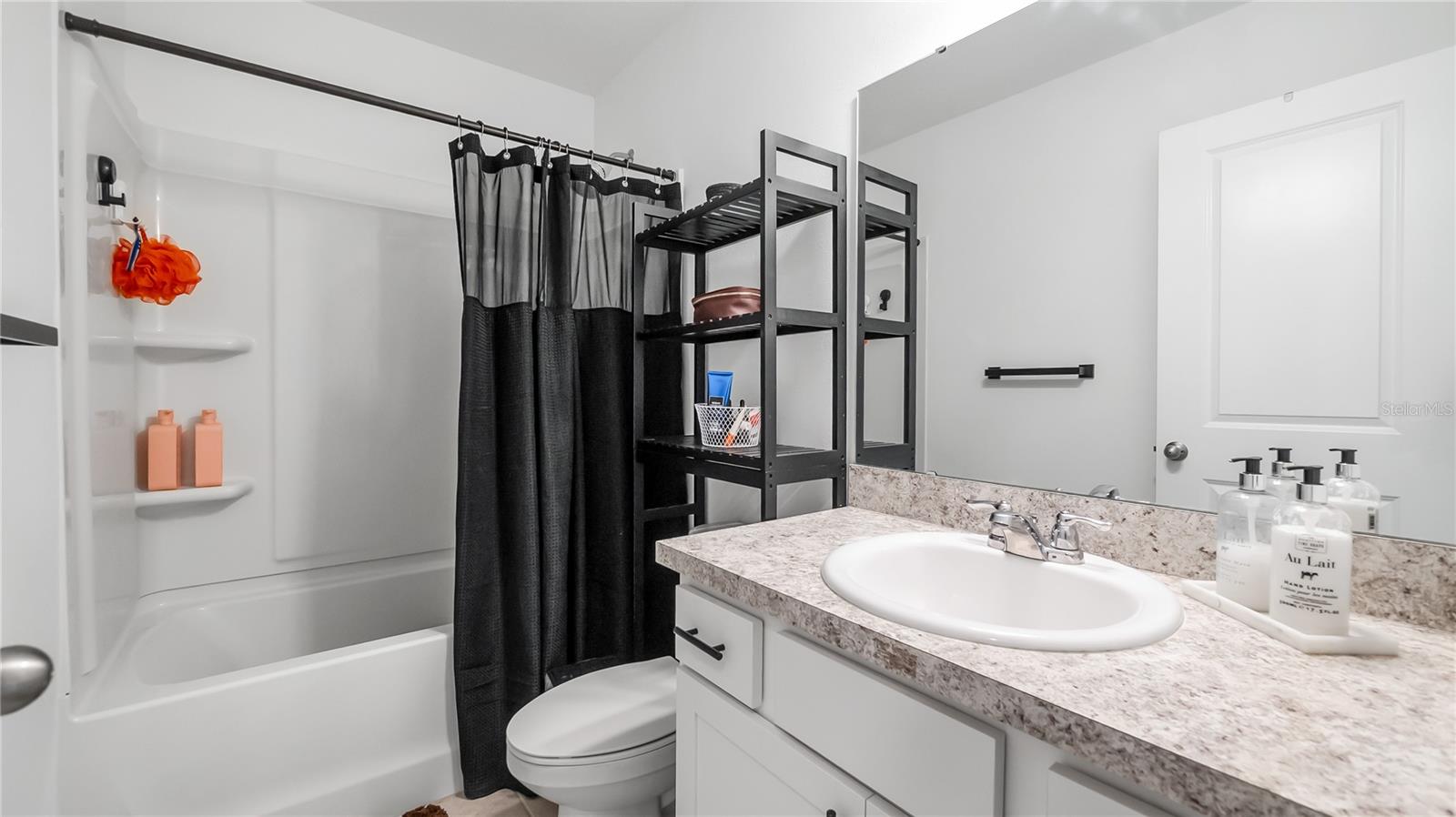 Listing photo id 20 for 8720 Sportsman Loop