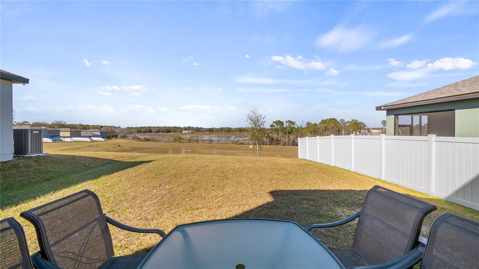 Listing photo id 23 for 8720 Sportsman Loop