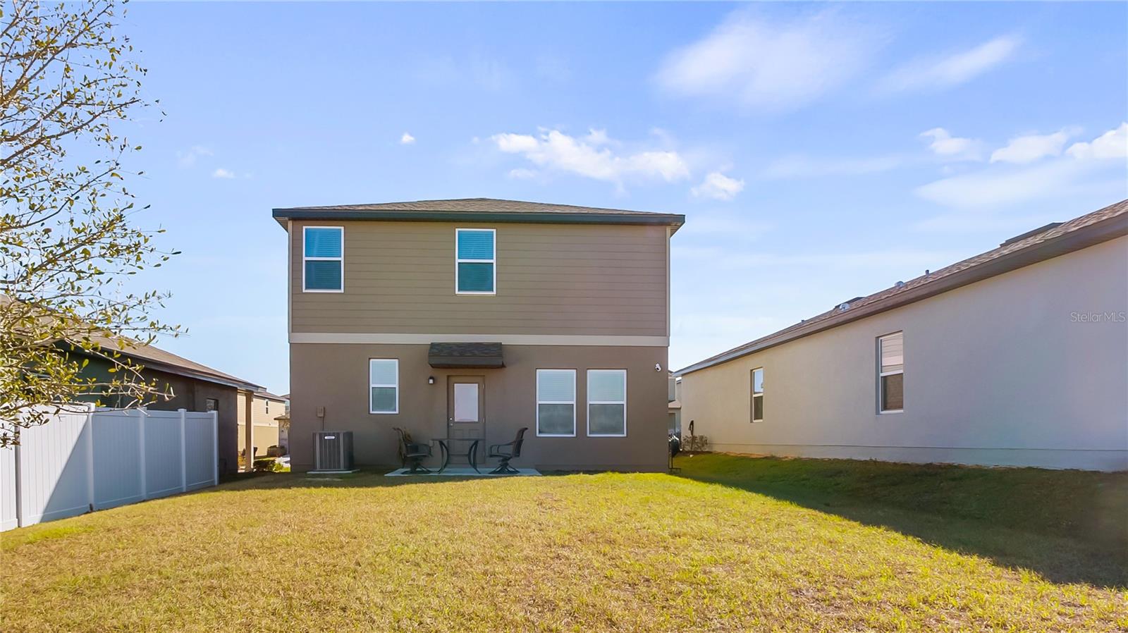 Listing photo id 24 for 8720 Sportsman Loop