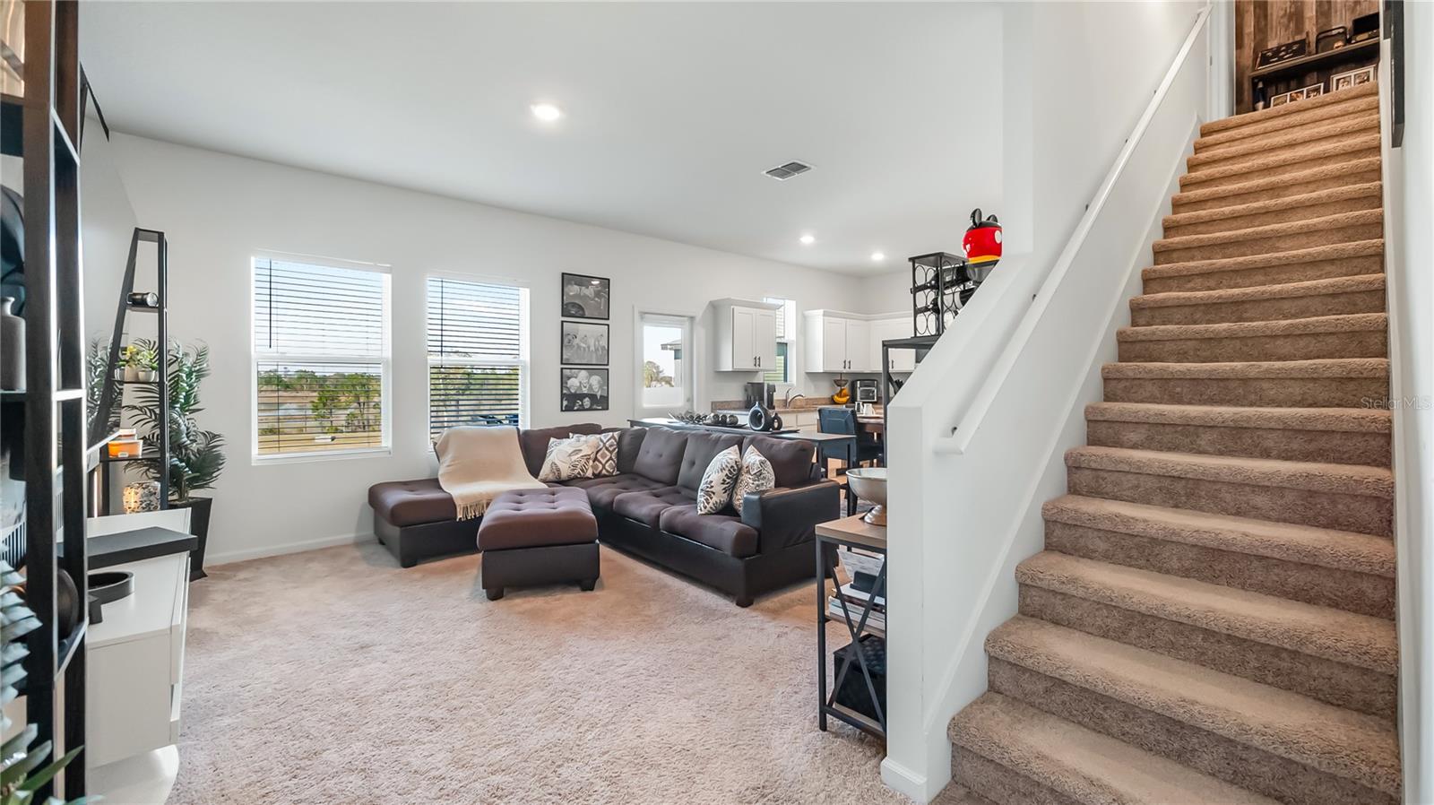 Listing photo id 2 for 8720 Sportsman Loop