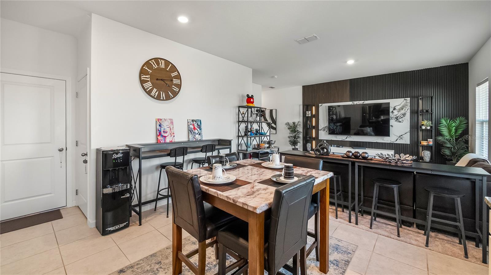 Listing photo id 4 for 8720 Sportsman Loop