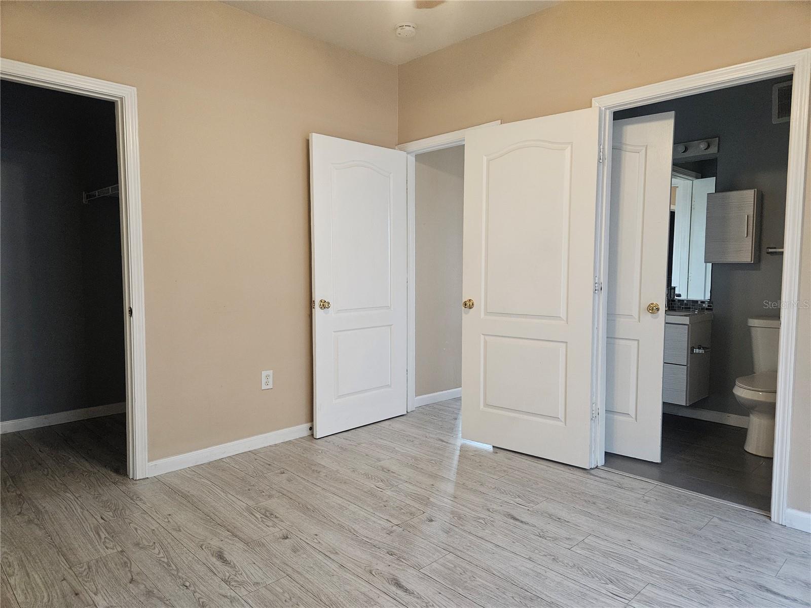 Image 18 of 30 For 17962 Villa Creek Drive 17962