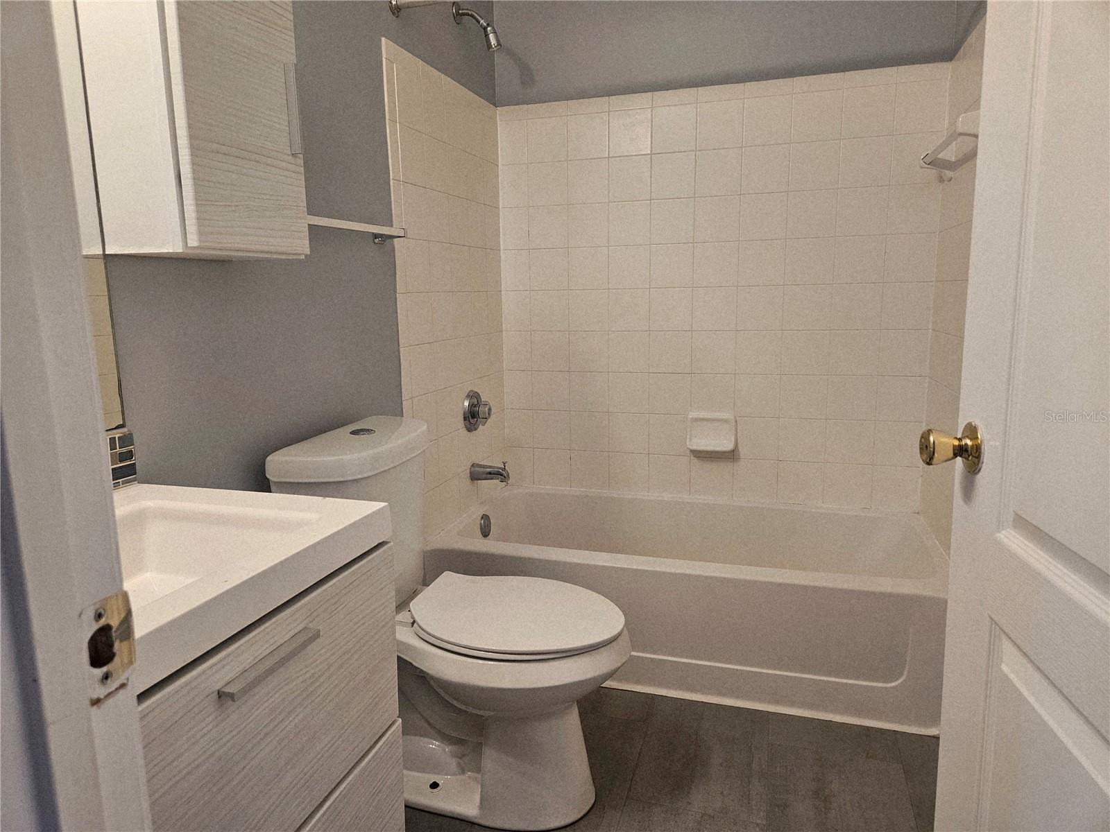 Image 19 of 30 For 17962 Villa Creek Drive 17962