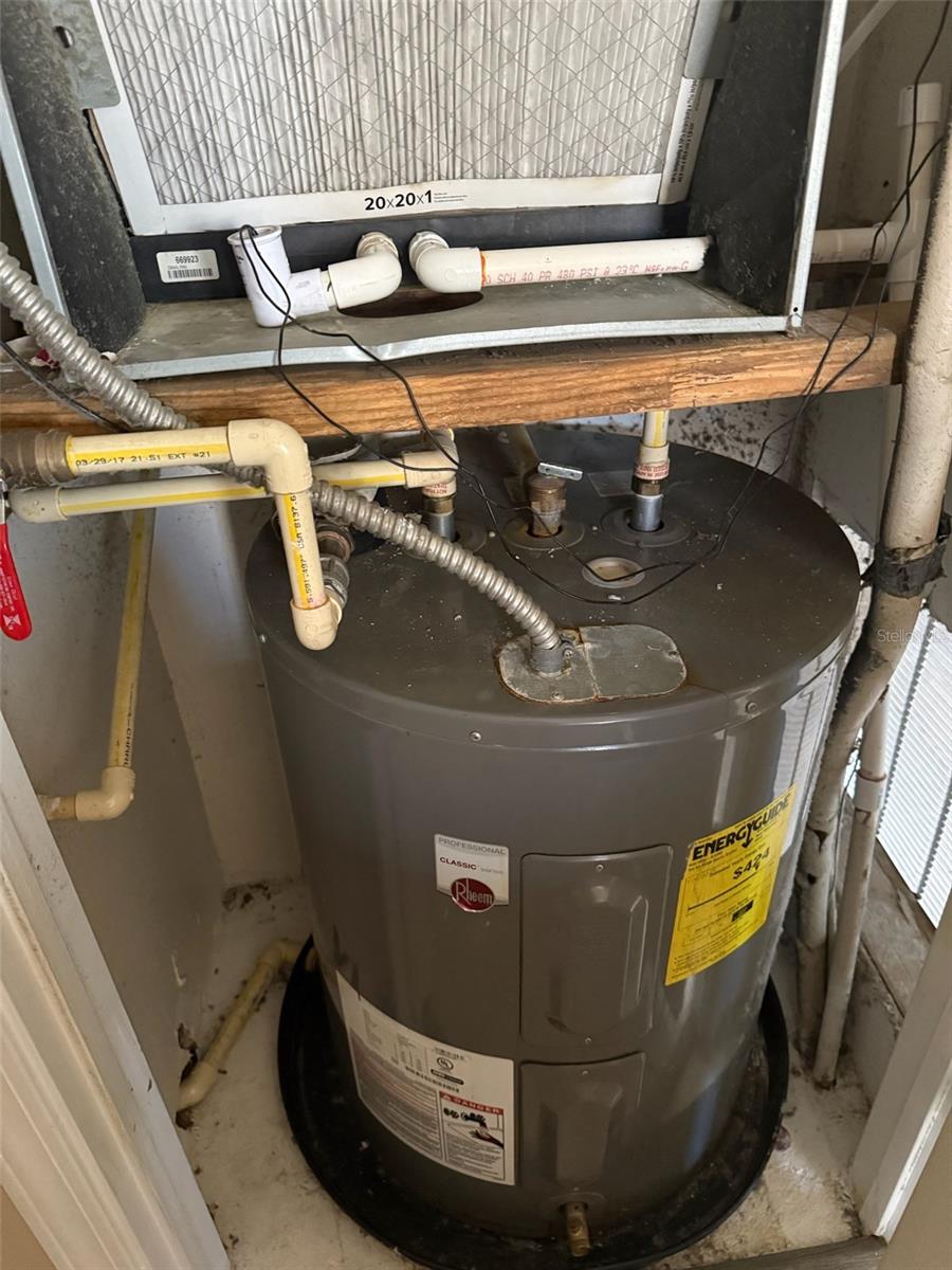 Image 22 of 30 For 17962 Villa Creek Drive 17962