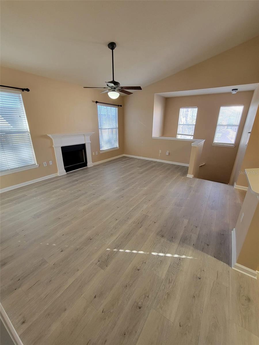 Image 4 of 30 For 17962 Villa Creek Drive 17962