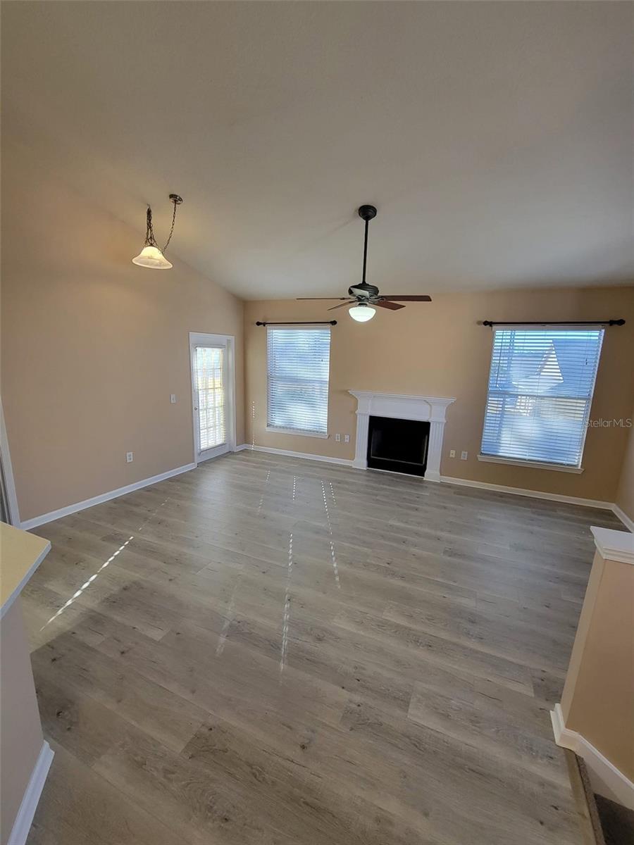 Image 9 of 30 For 17962 Villa Creek Drive 17962