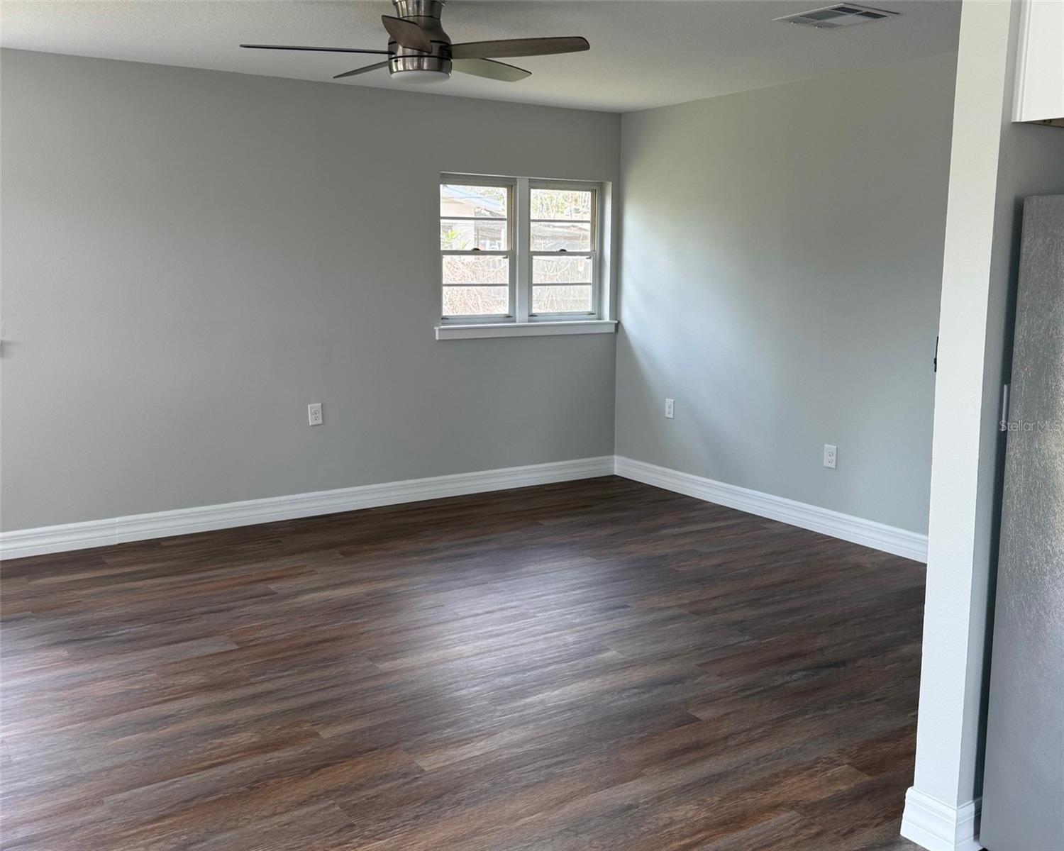 Image 5 of 14 For 23 Skylark Street