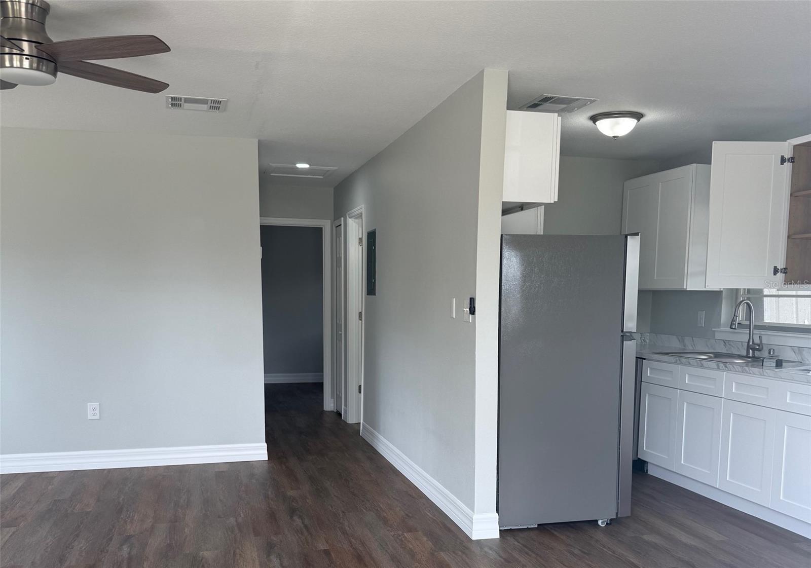 Image 7 of 14 For 23 Skylark Street