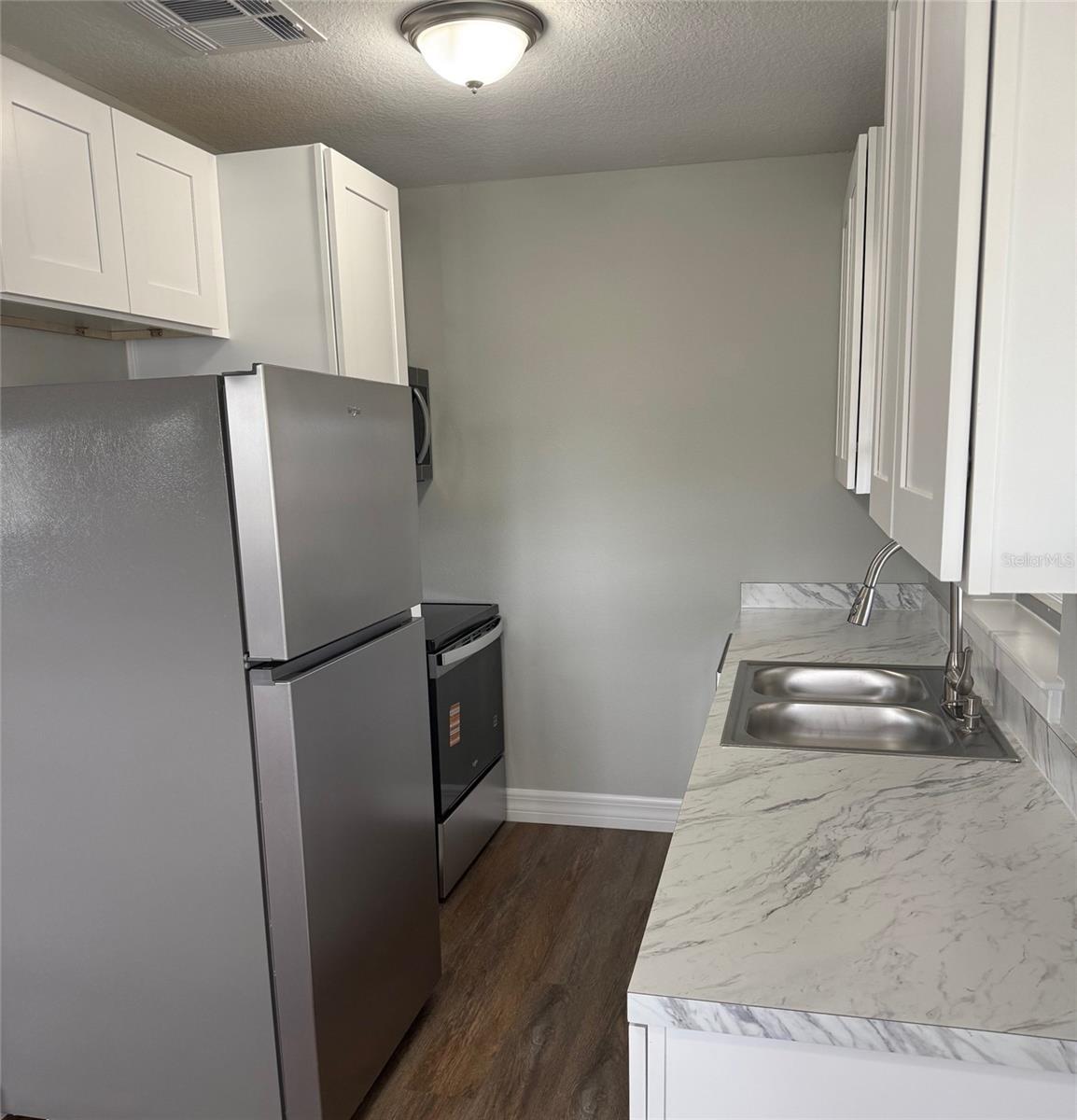 Image 9 of 14 For 23 Skylark Street