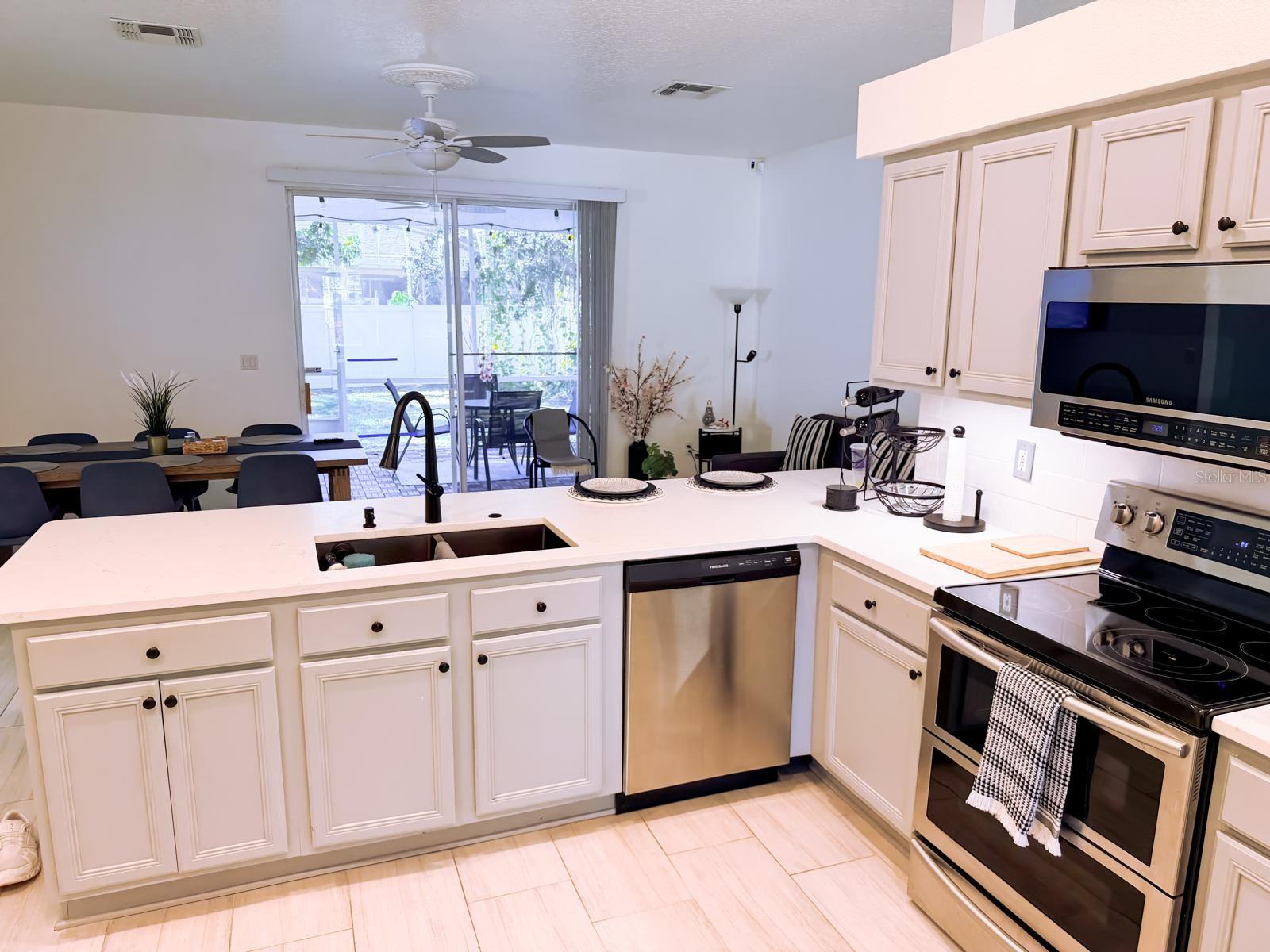 Image 4 of 24 For 3837 Fallscrest Circle