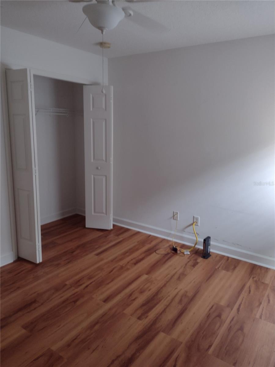 Image 15 of 31 For 2006 Bayside Avenue