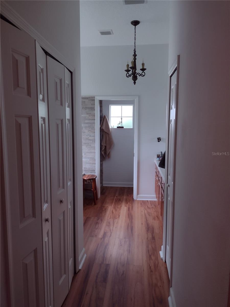 Image 17 of 31 For 2006 Bayside Avenue